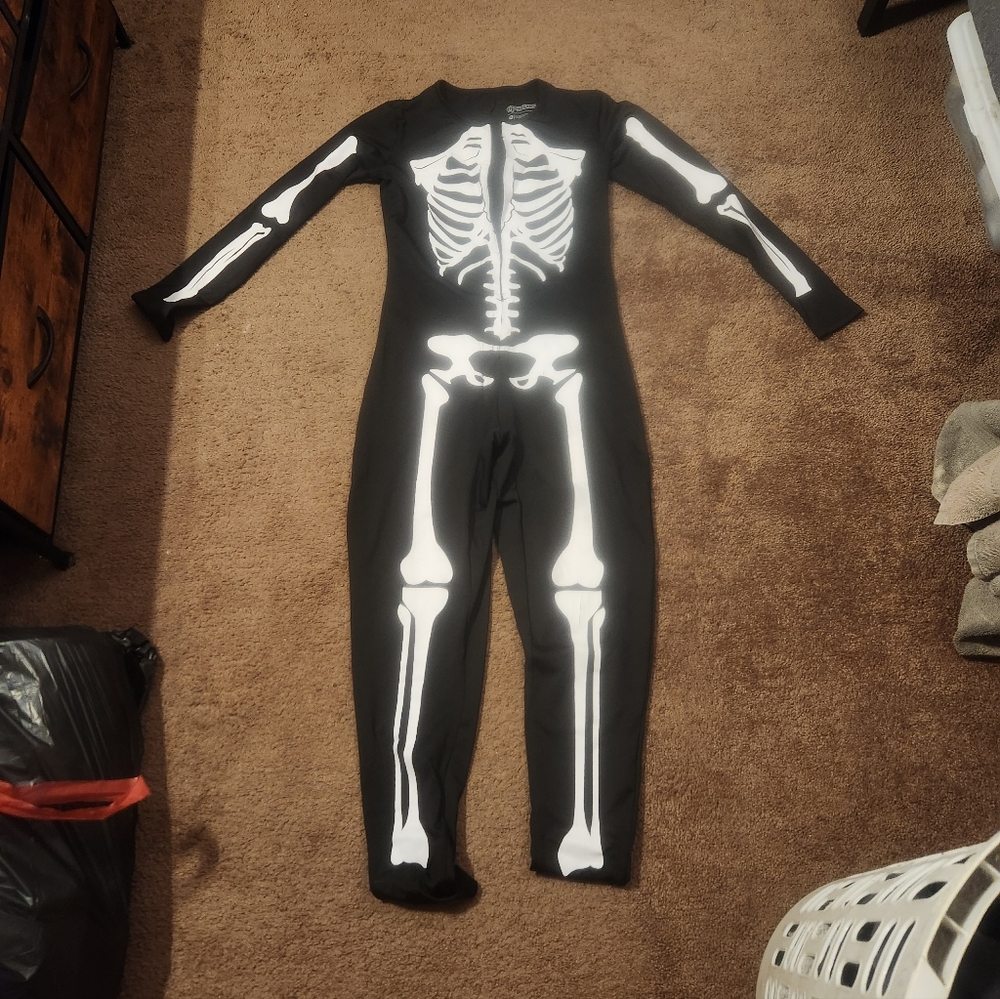 Skeleton Jumper
